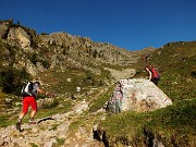 06 Dalla conca al Passo di Mezzeno per i Laghi Gemelli sul sentiero 215
